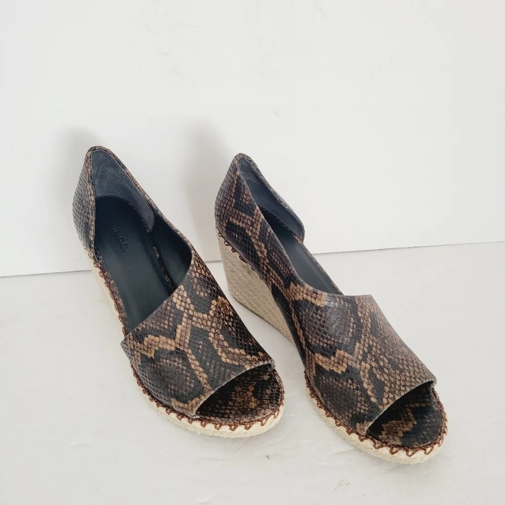 NEW Vince Sonora Snakeskin Espadrille Sandals Size 10